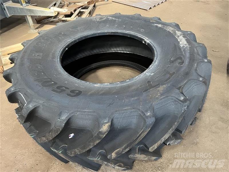  - - - Tyres, wheels and rims