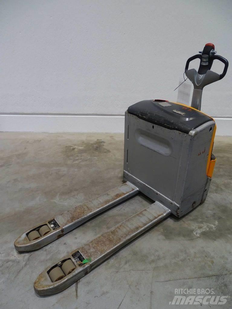 Still EXU18 Low lifter