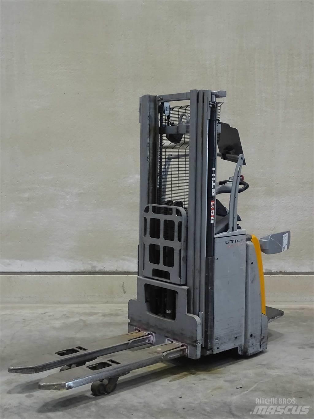 Still EXV-SF14I Pedestrian stacker