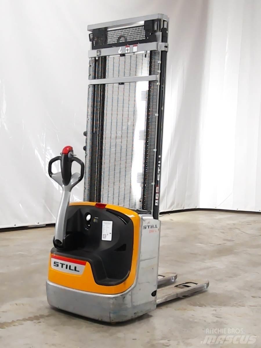 Still EXV10 Pedestrian stacker