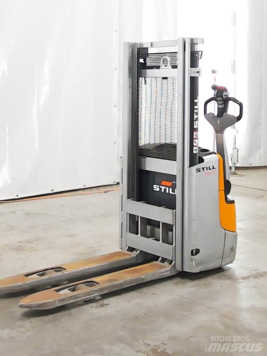 Still EXV10 Pedestrian stacker
