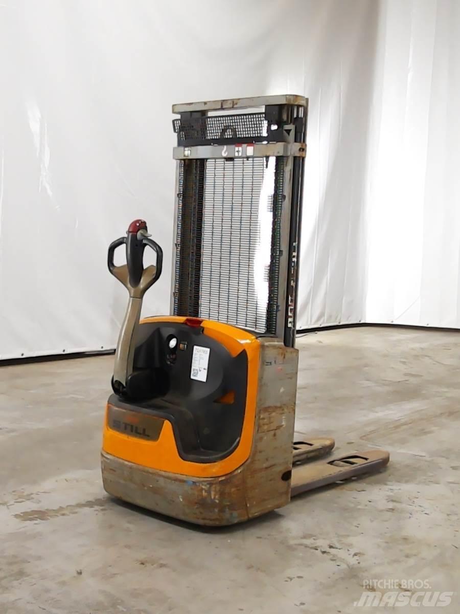 Still EXV10 Pedestrian stacker