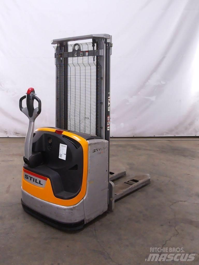 Still EXV14C Pedestrian stacker