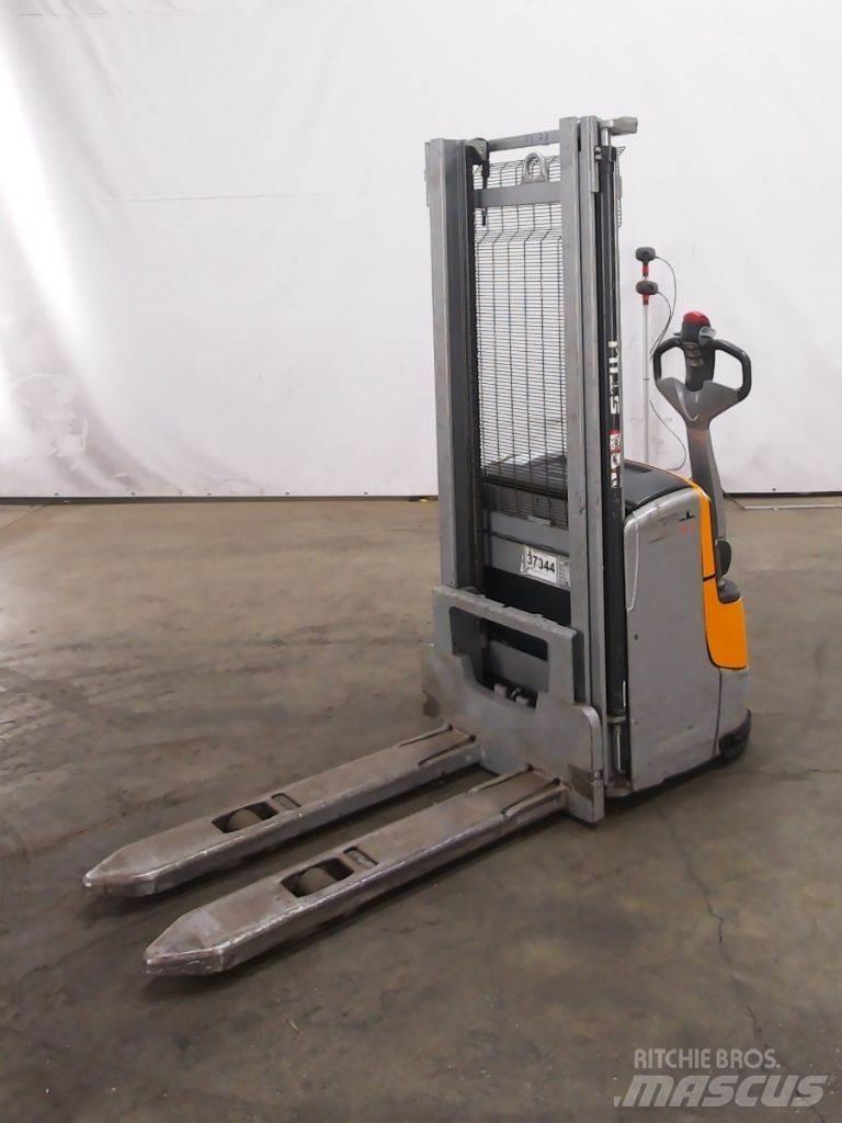 Still EXV14C Pedestrian stacker