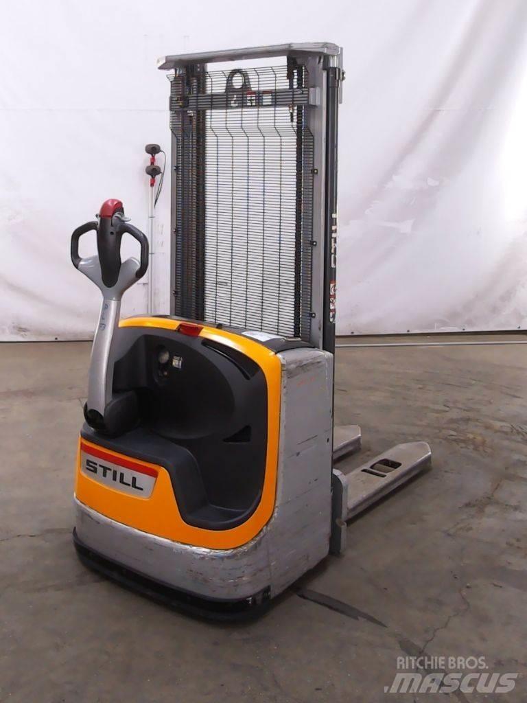 Still EXV14C Pedestrian stacker