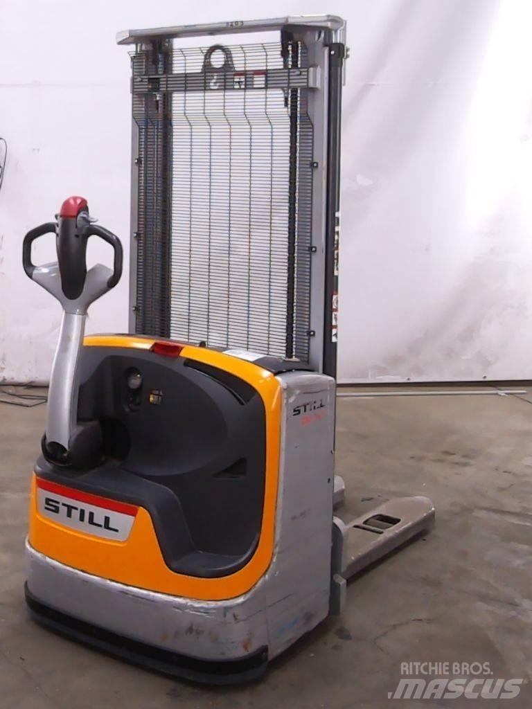 Still EXV14C Pedestrian stacker