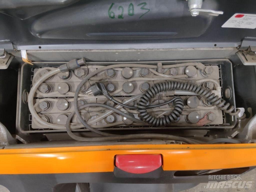 Still EXV14C Pedestrian stacker