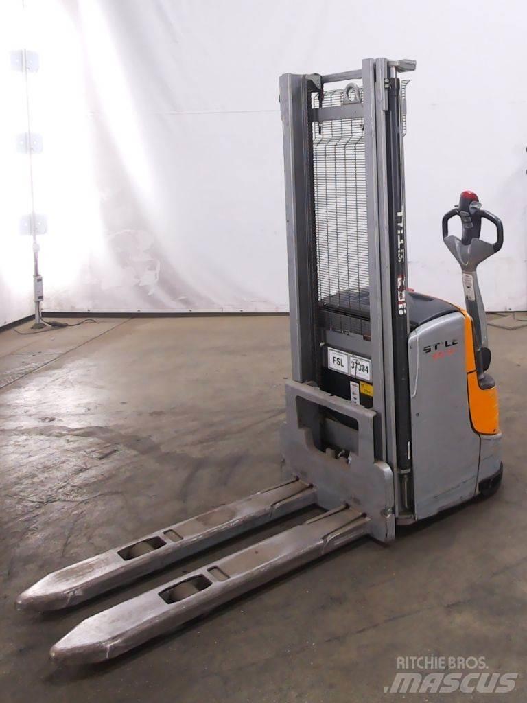 Still EXV14C Pedestrian stacker