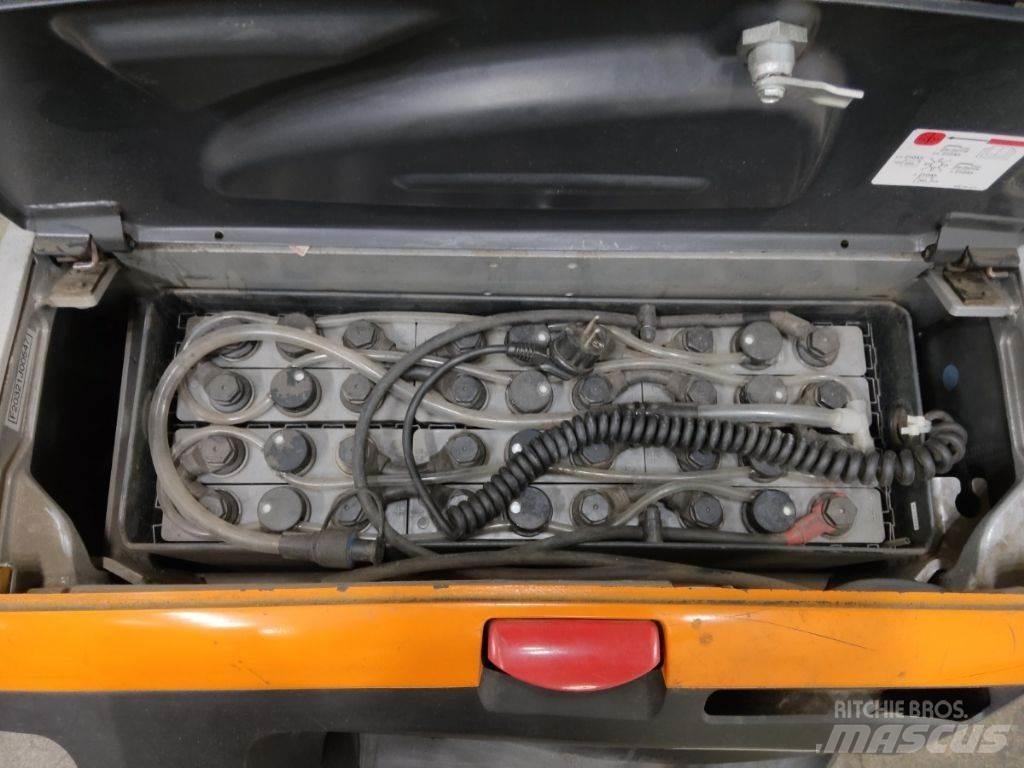 Still EXV14C Pedestrian stacker