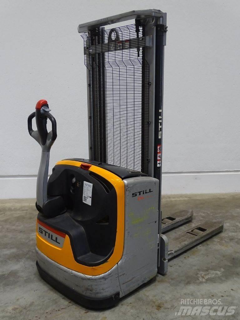 Still EXV14C Pedestrian stacker