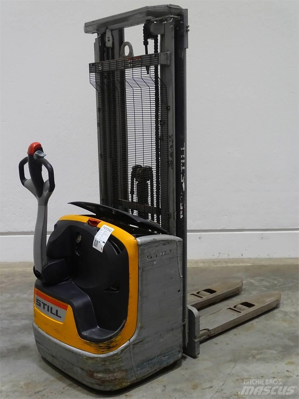 Still EXV14C Pedestrian stacker