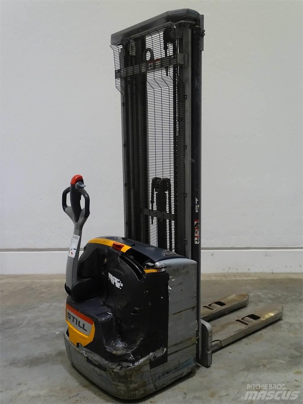 Still EXV14C Pedestrian stacker