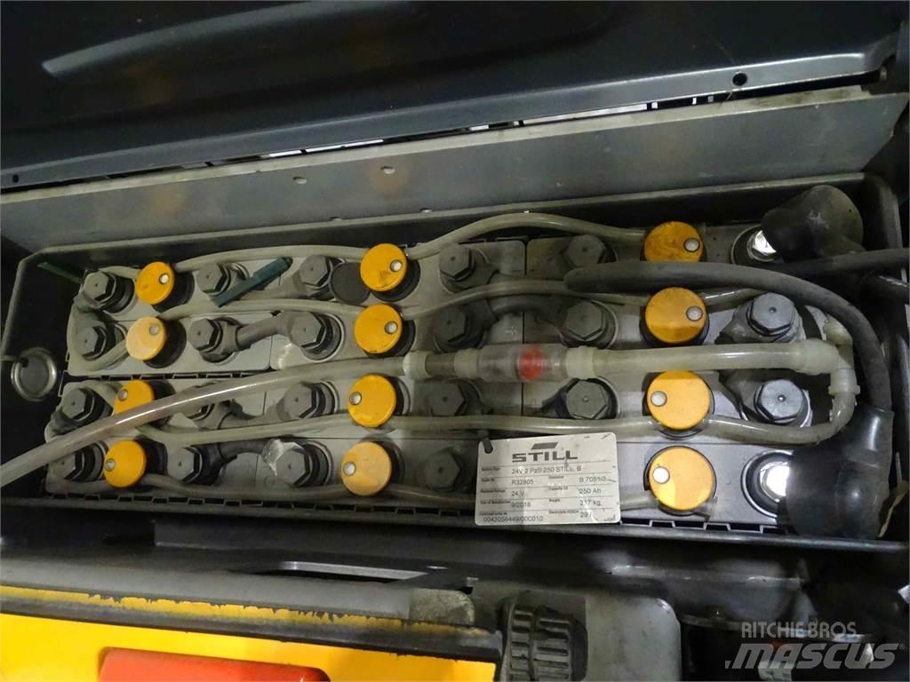 Still EXV14C Pedestrian stacker