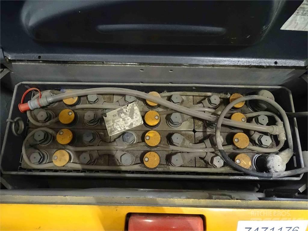 Still EXV14C Pedestrian stacker