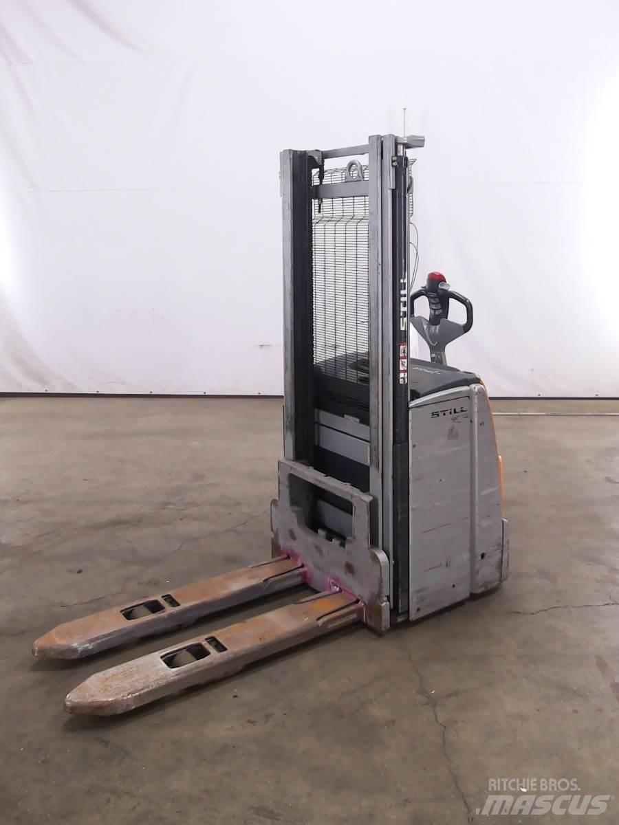 Still EXV14I Pedestrian stacker