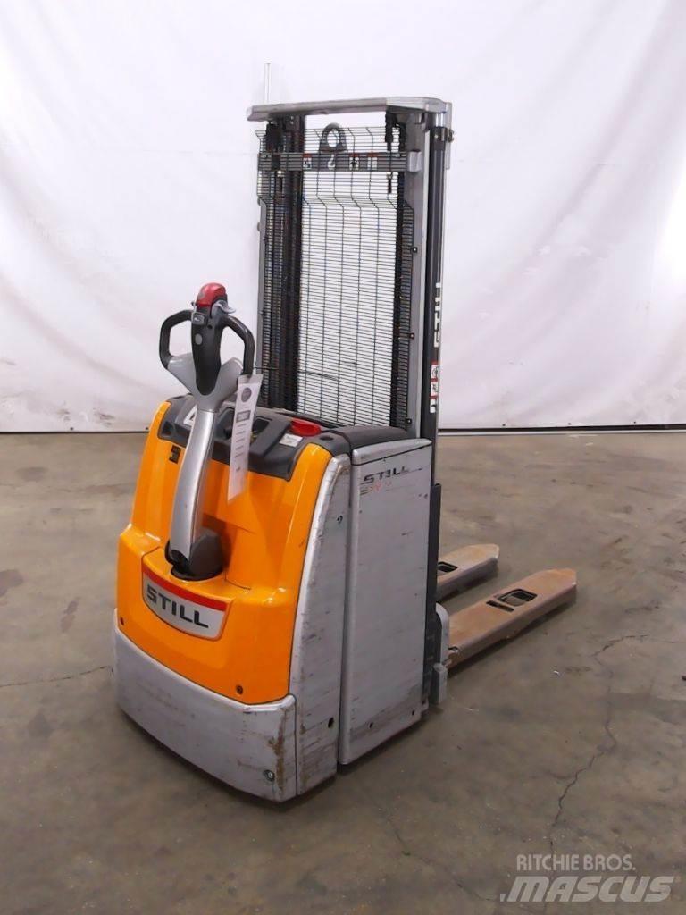 Still EXV14I Pedestrian stacker