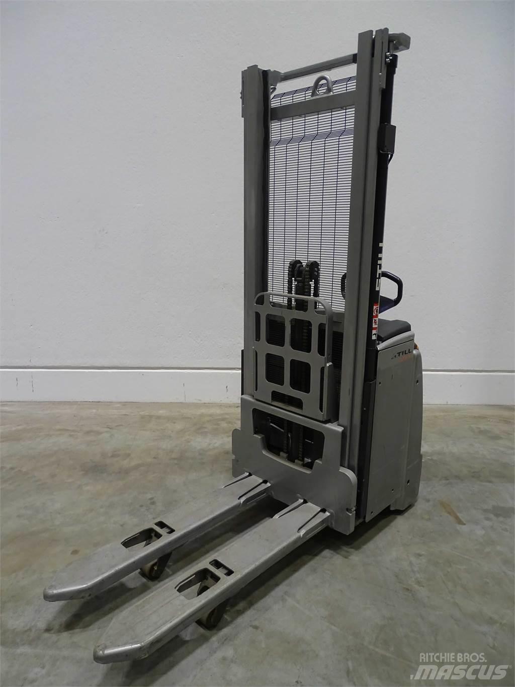 Still EXV14I Pedestrian stacker