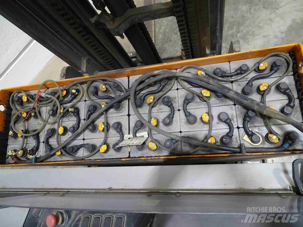 Still FM-X12 Reach truck