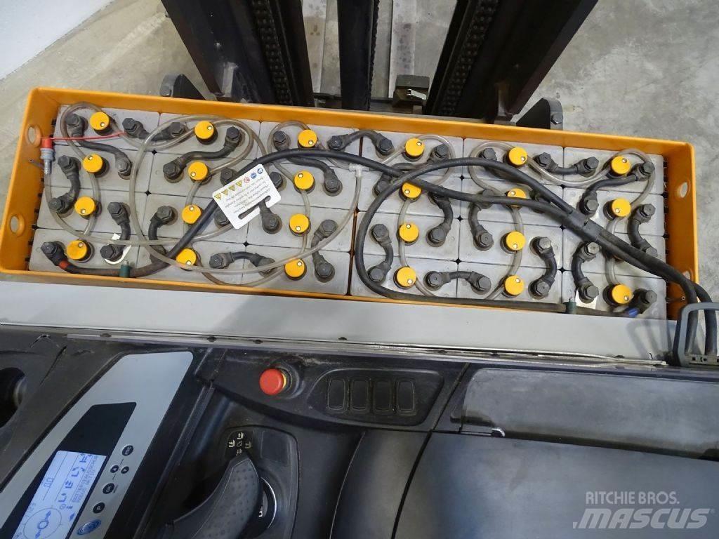 Still FM-X12 Reach truck