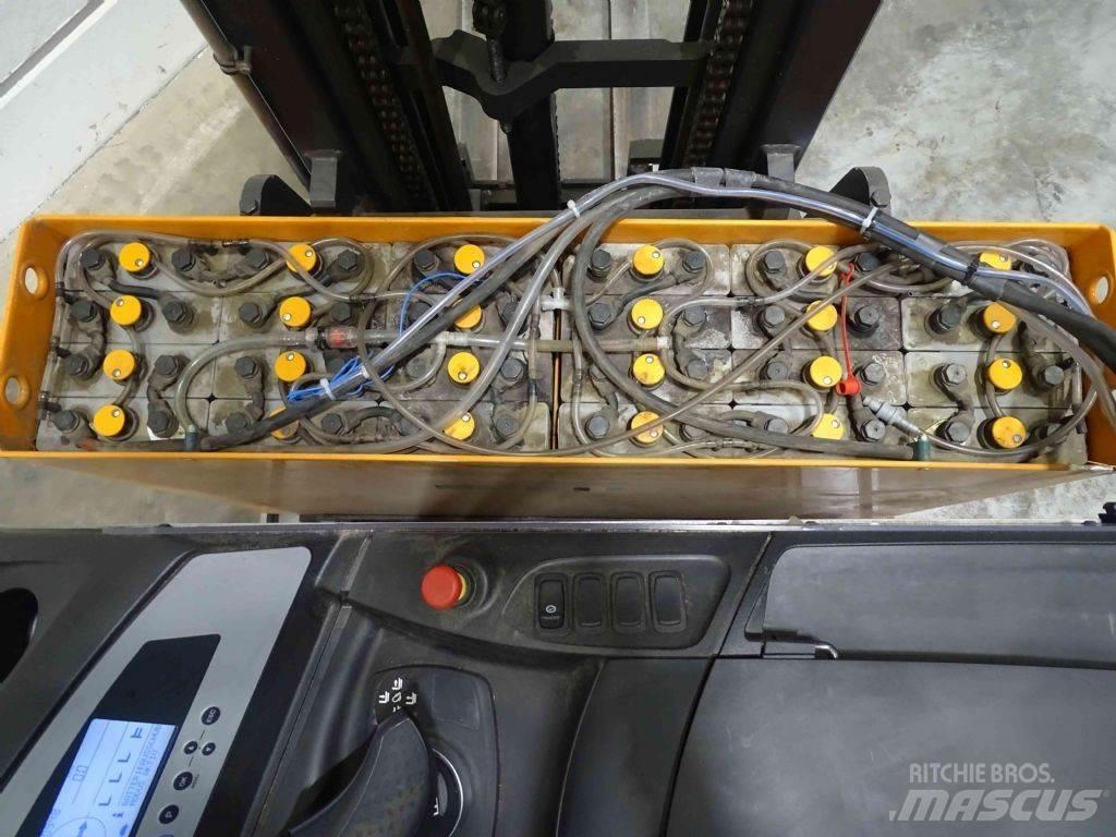 Still FM-X12 Reach truck