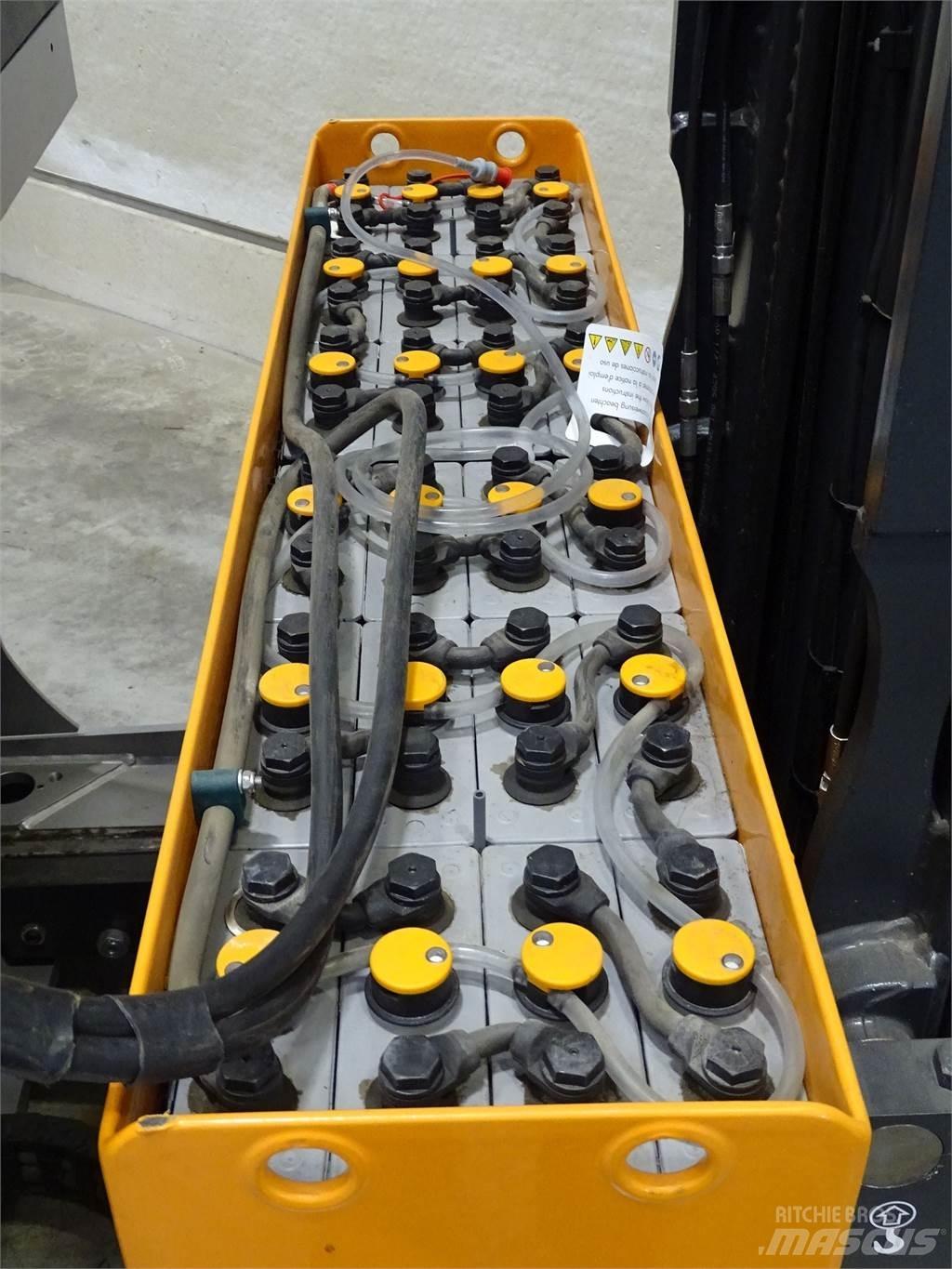 Still FM-X14 Reach truck