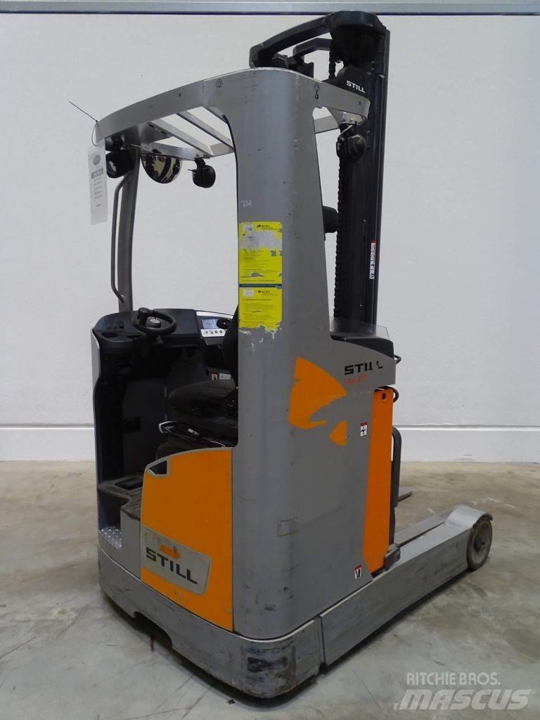 Still FM-X17 Reach truck