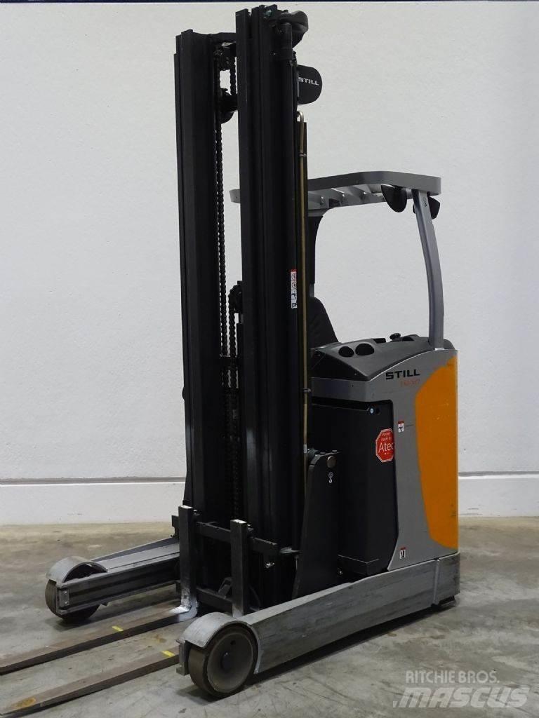 Still FM-X17 Reach truck