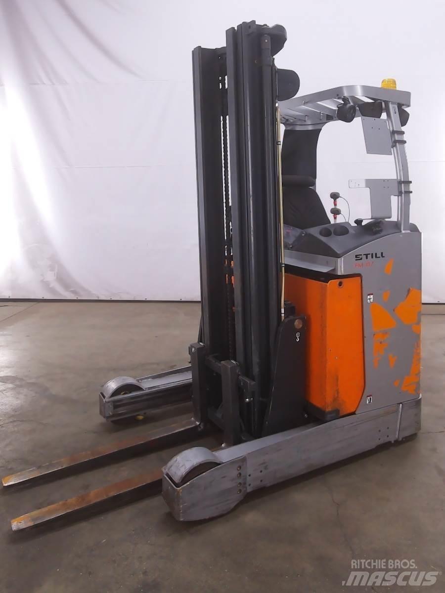 Still FM-X17 Reach truck