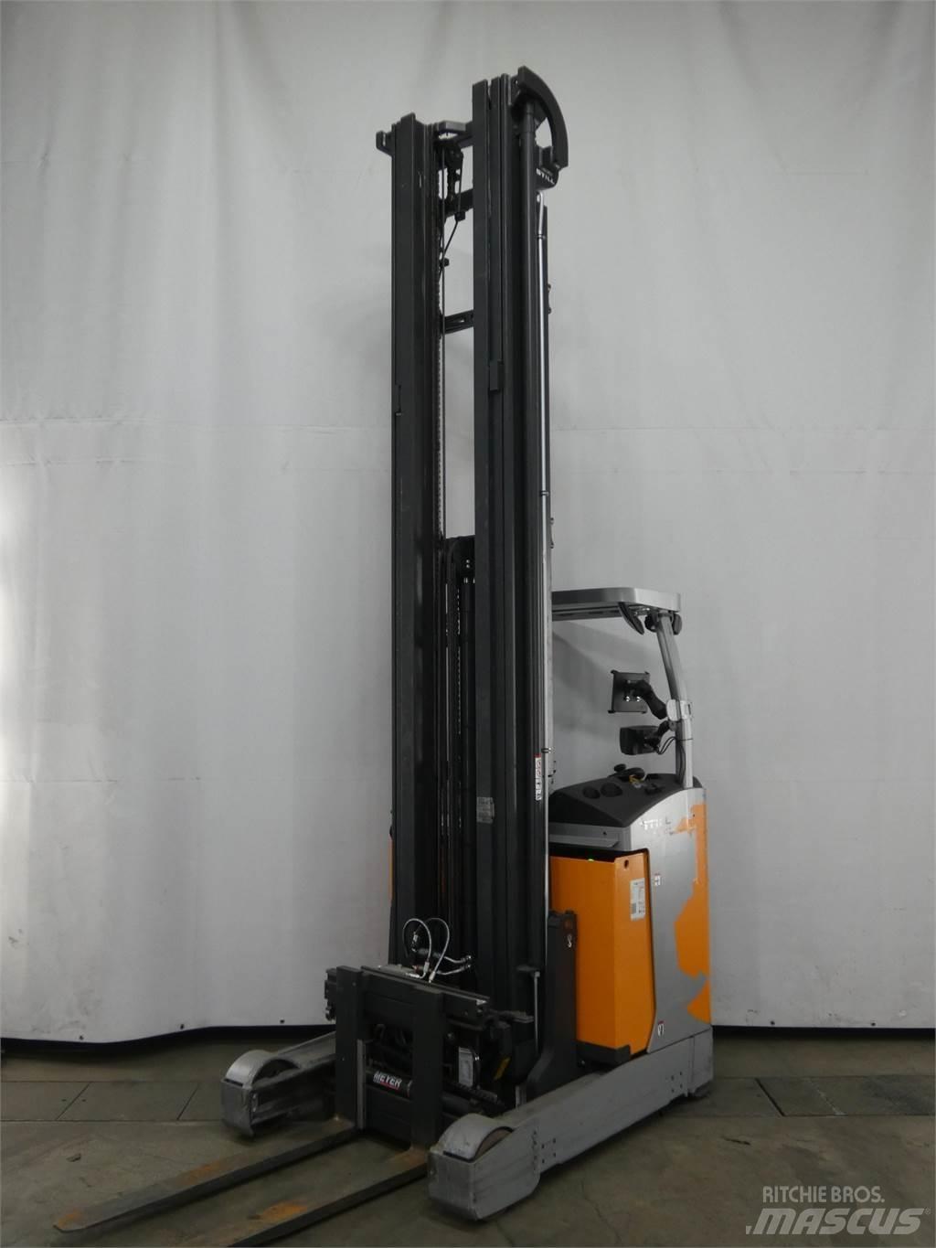 Still FM-X17 Reach truck