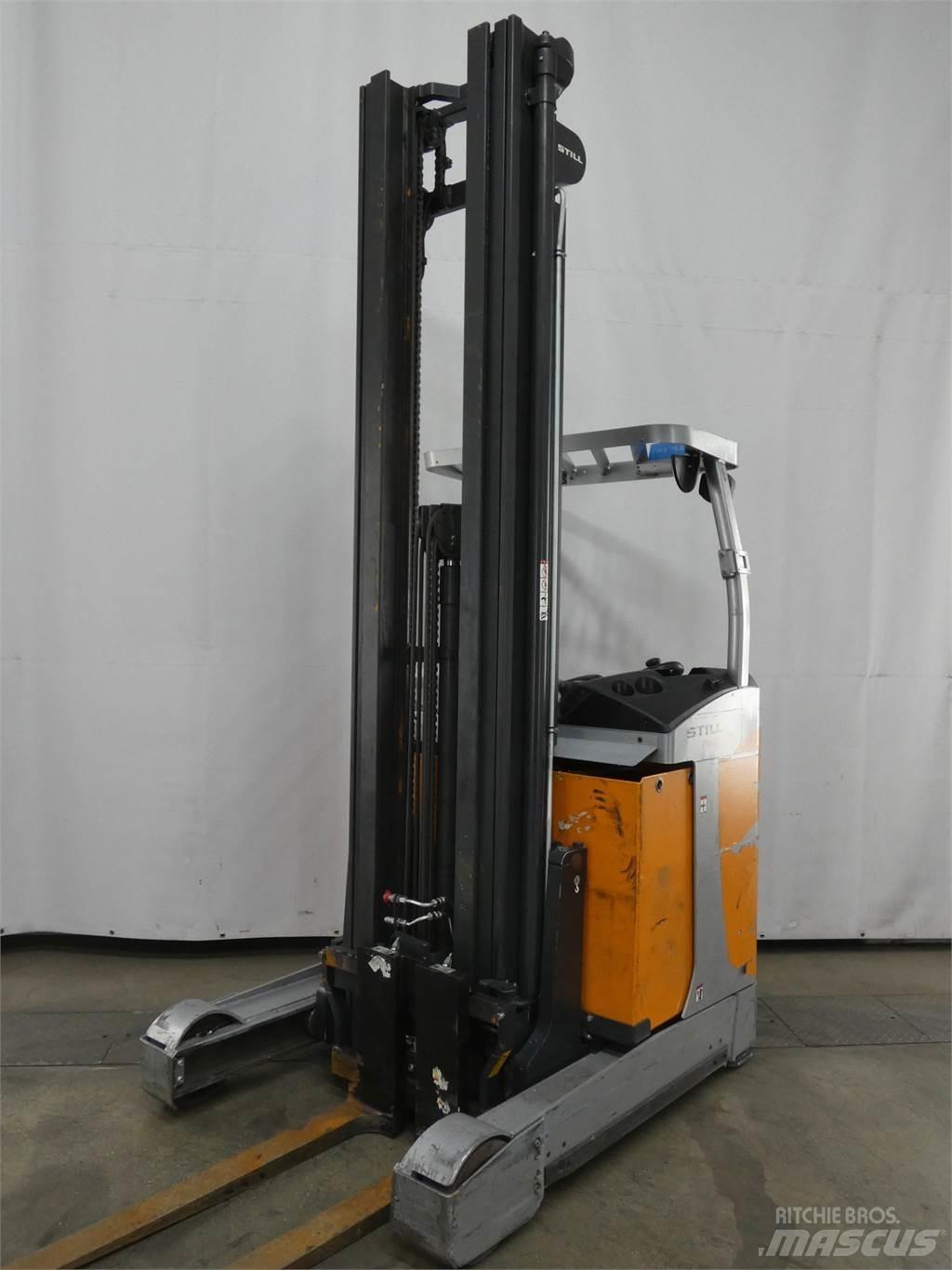 Still FM-X17 Reach truck