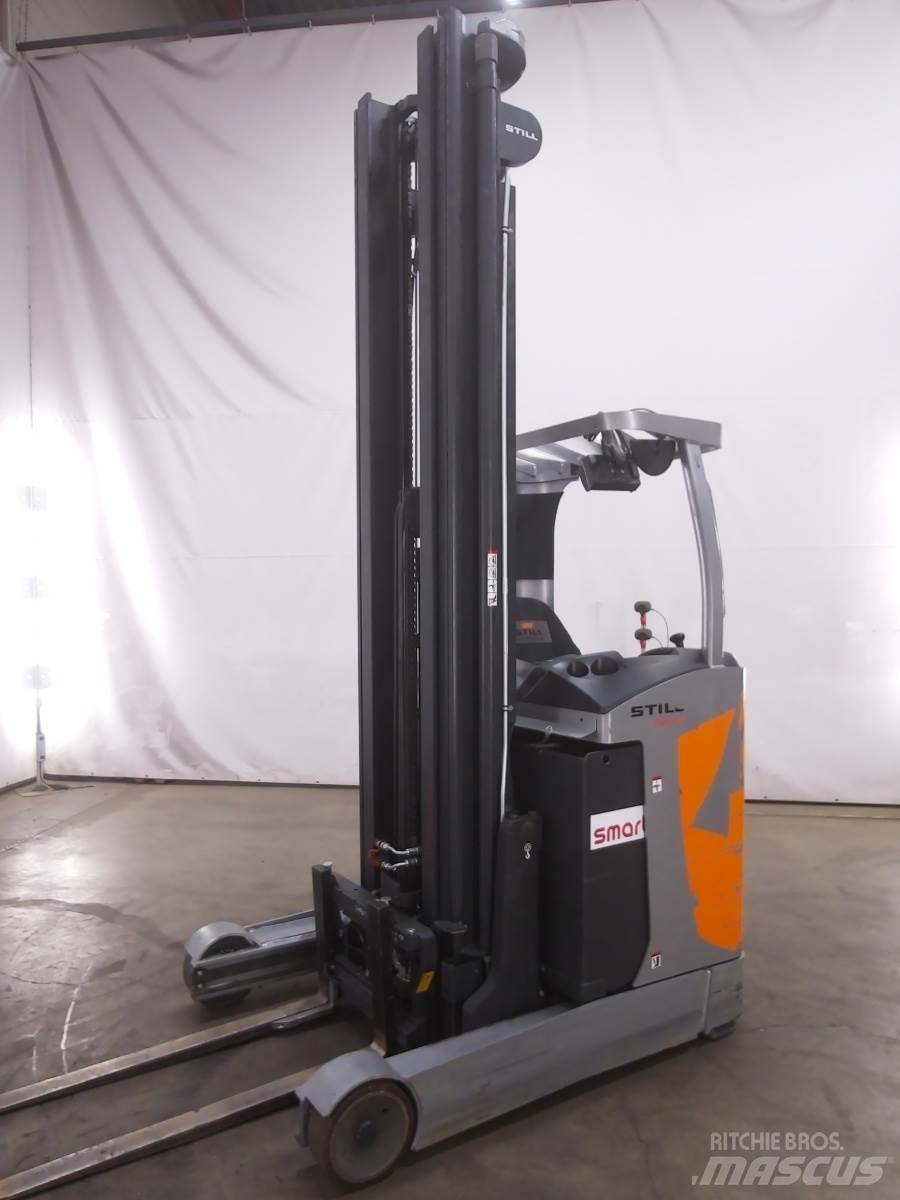 Still FM-X17 Reach truck