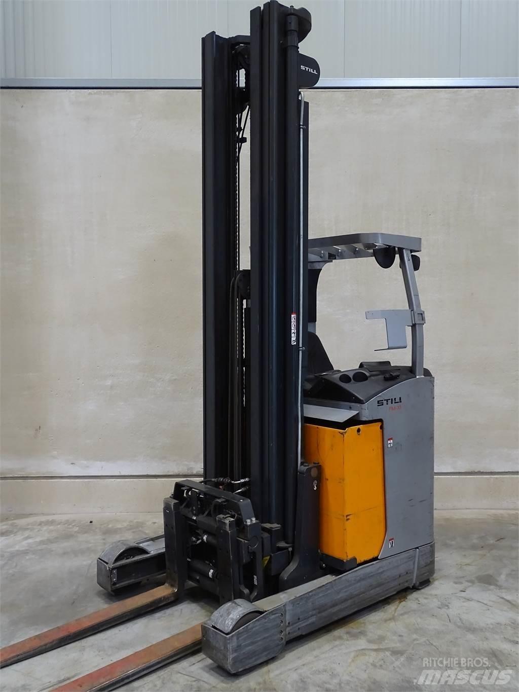 Still FM-X17 Reach truck