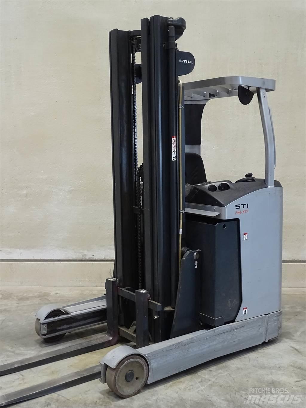 Still FM-X17 Reach truck