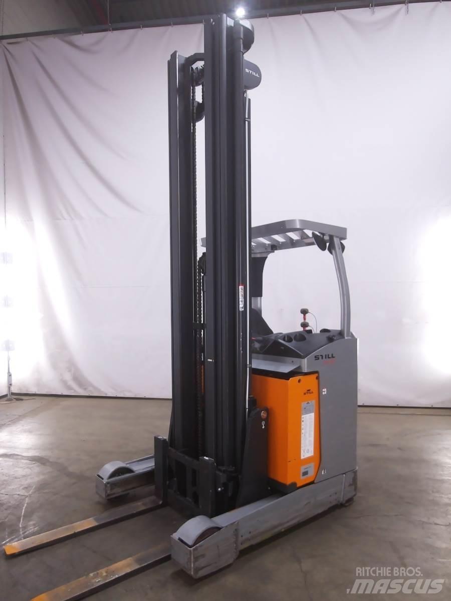 Still FM-X17 Reach truck