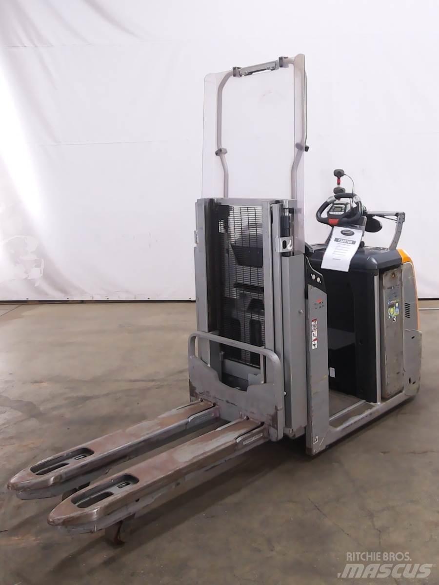 Still OPX-D20 Low lift order picker
