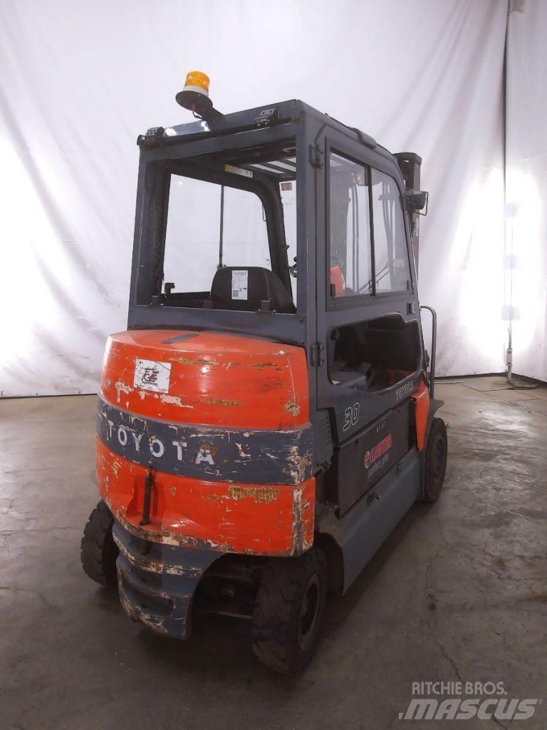 Toyota 7FBMF30 Electric forklift trucks