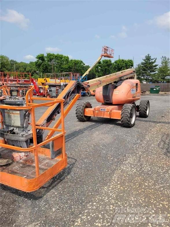 JLG 600AJ Articulated boom lifts