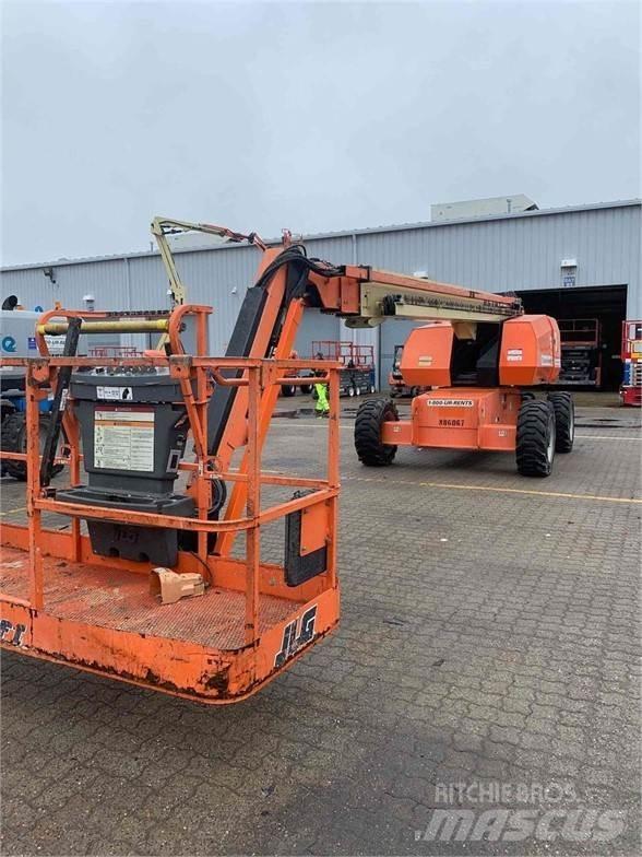 JLG 660SJ Telescopic boom lifts