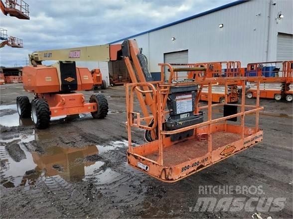 JLG 800AJ Articulated boom lifts