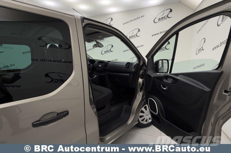 Renault Trafic Mini bus