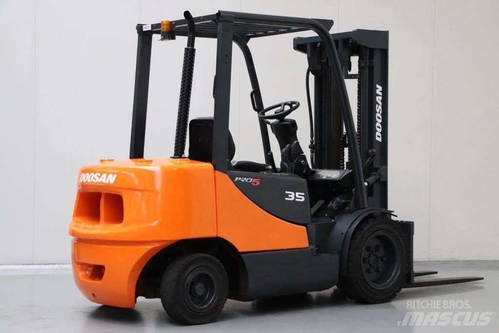 Doosan D35S Diesel trucks