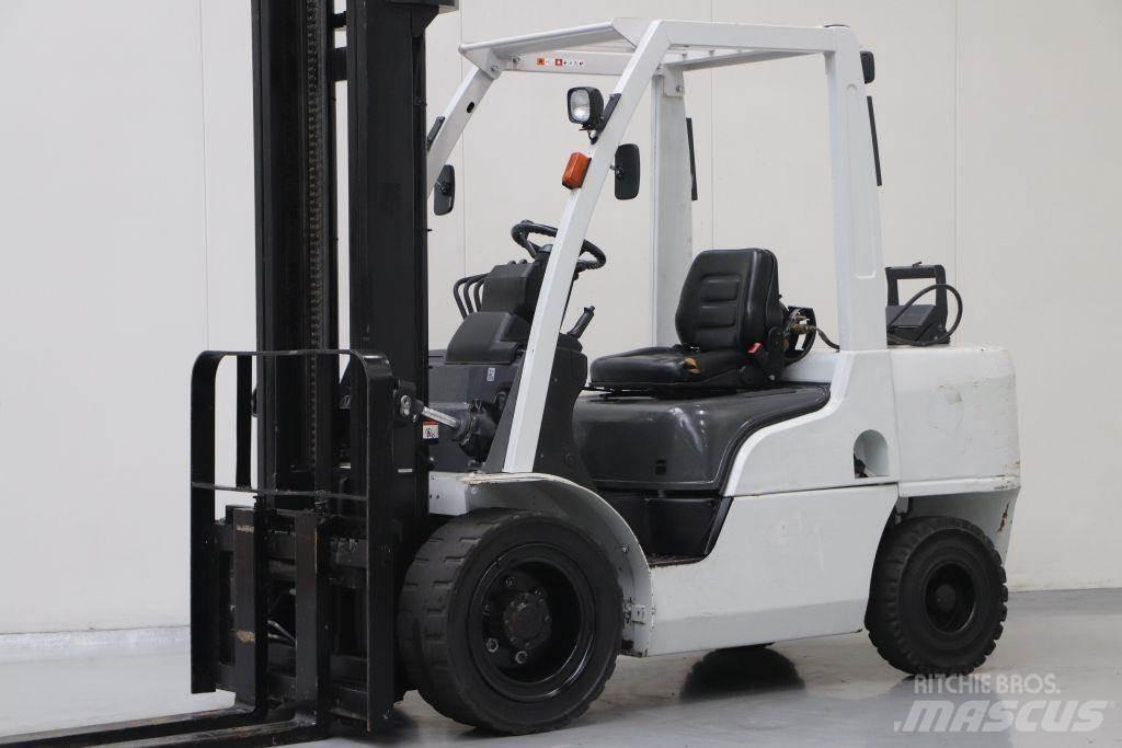 Nissan UG1F2A35DU LPG trucks