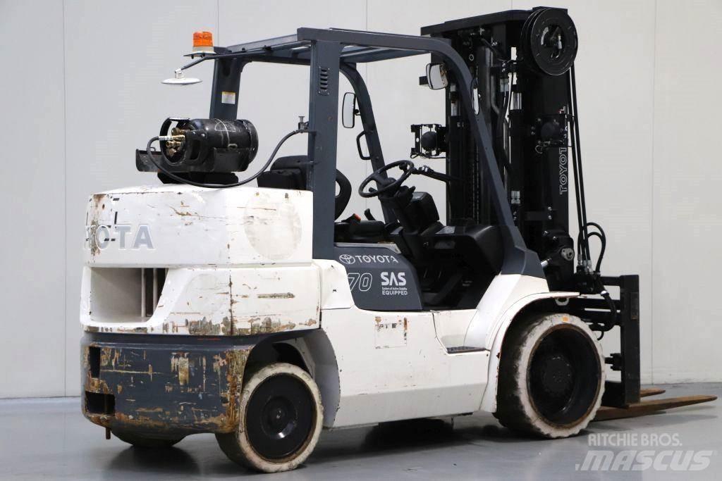 Toyota 7FGCU70 LPG trucks