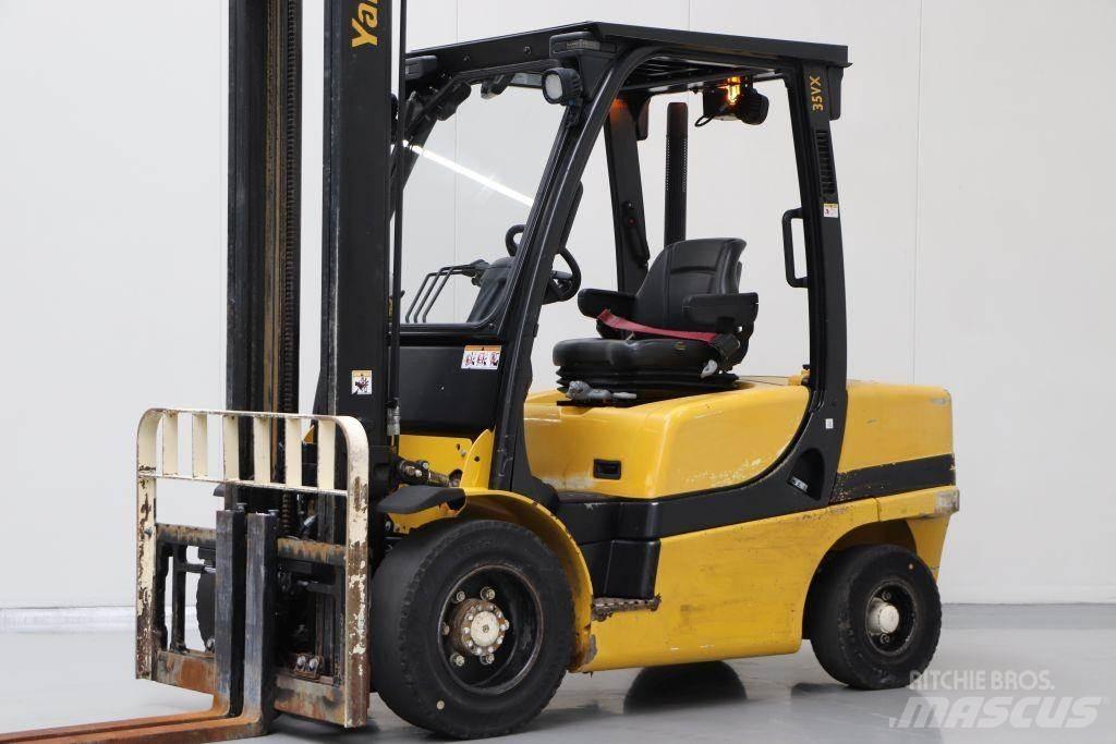 Yale GDP35VX Diesel trucks