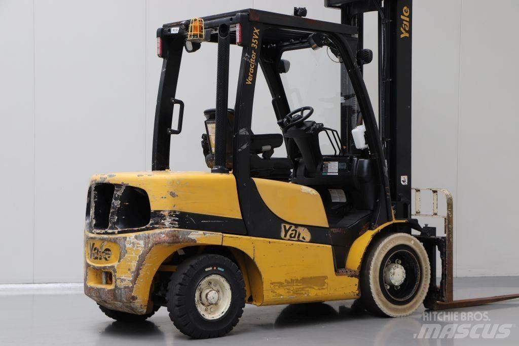 Yale GDP35VX Diesel trucks