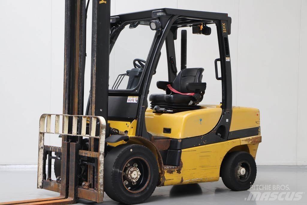 Yale GDP35VX Diesel trucks