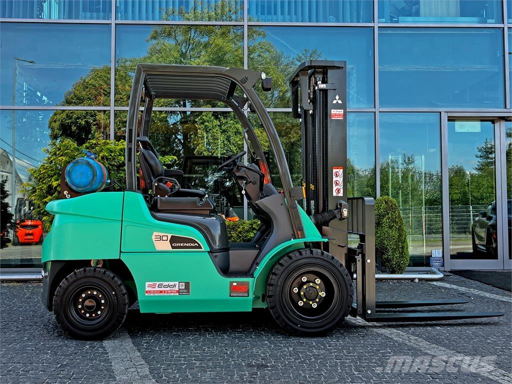 Mitsubishi FG30N LPG trucks