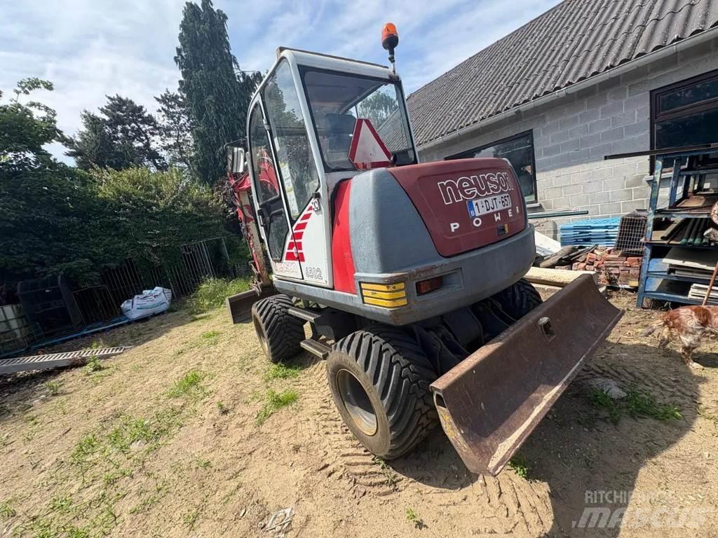 Neuson 6502WD Wheeled excavators