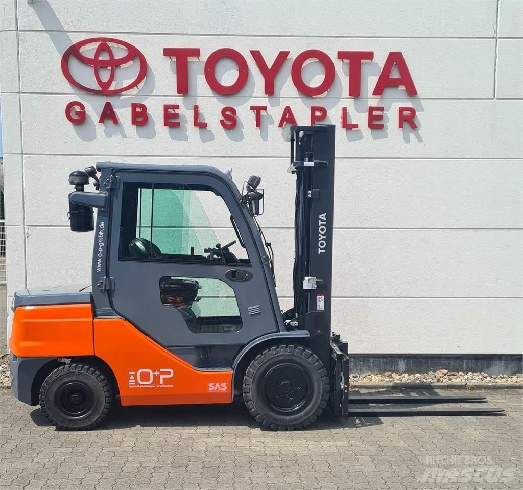 Toyota 52-8FDJF35 Diesel trucks