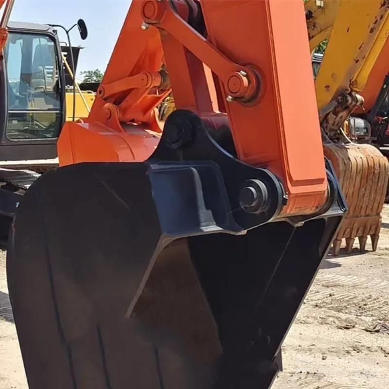 Hitachi ZX 210 Crawler excavators